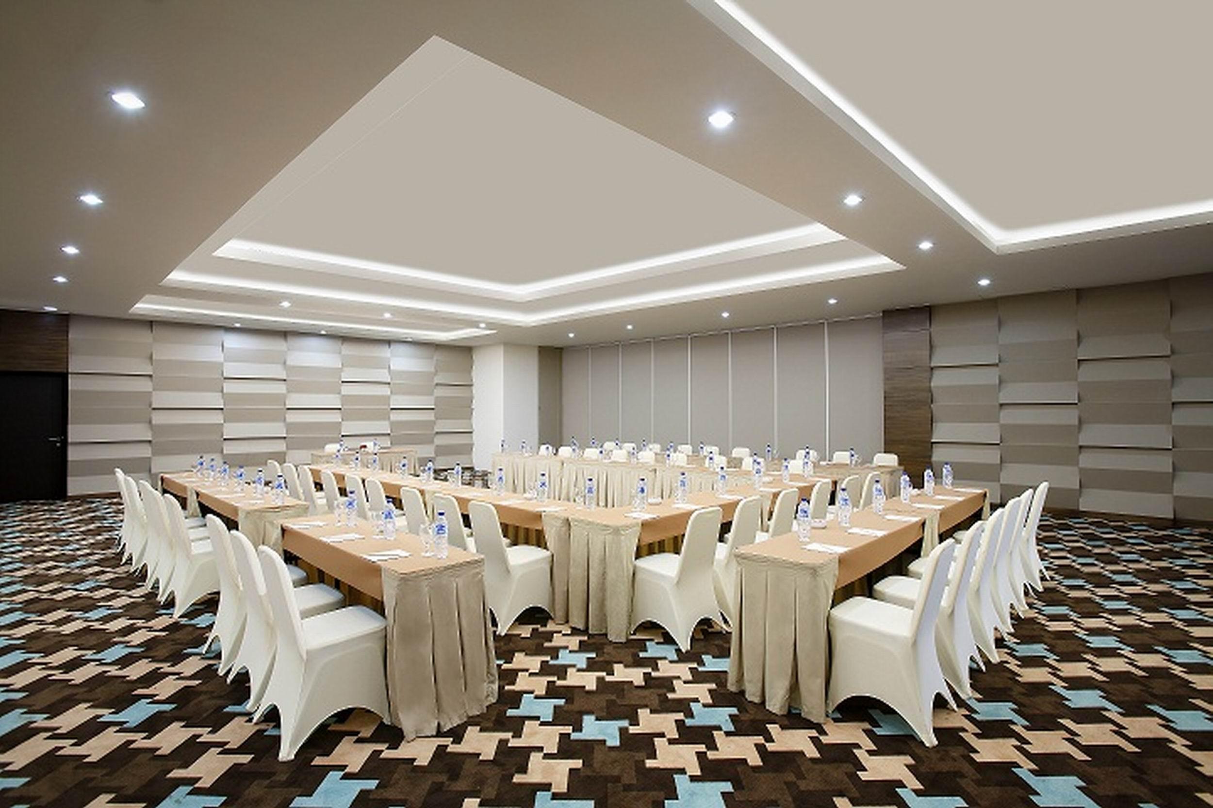 Hotel Santika Kelapa Gading Jakarta Exterior foto