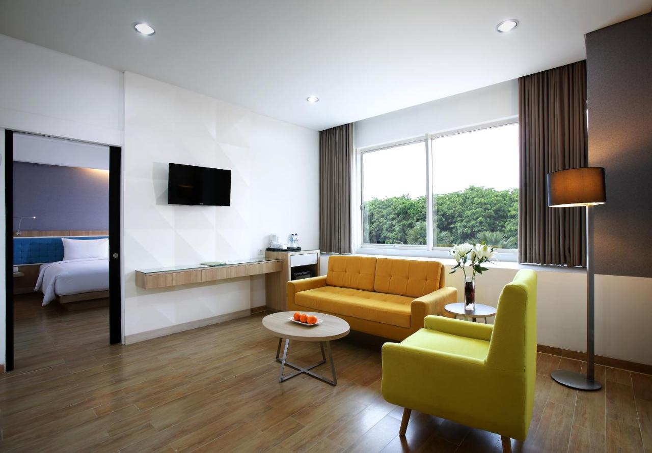 Hotel Santika Kelapa Gading Jakarta Exterior foto
