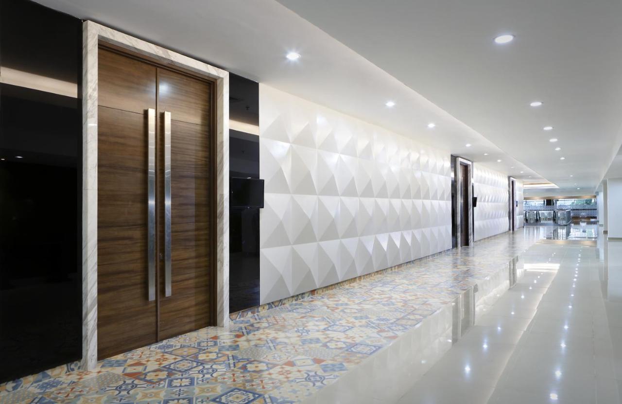 Hotel Santika Kelapa Gading Jakarta Exterior foto