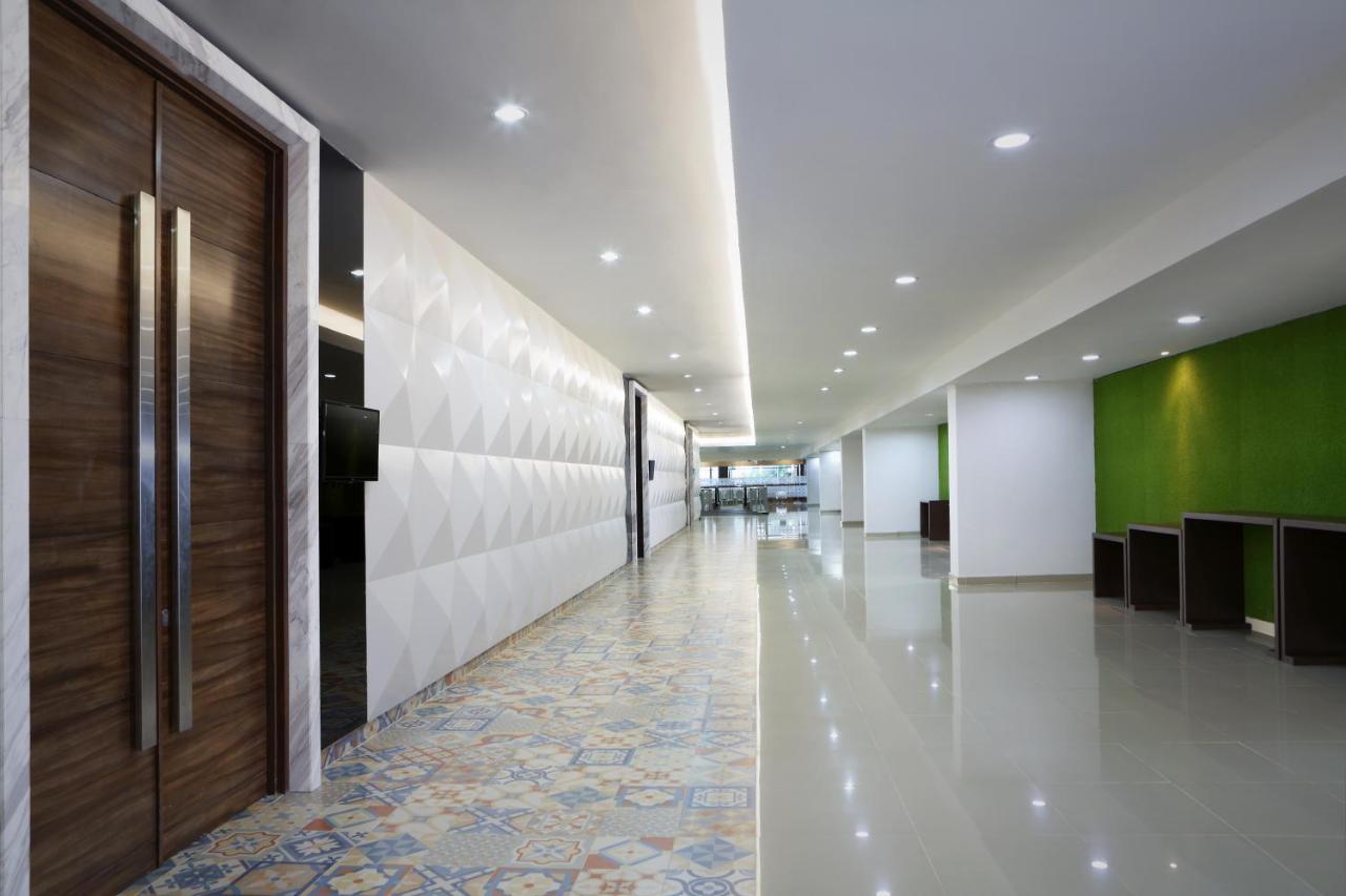 Hotel Santika Kelapa Gading Jakarta Exterior foto